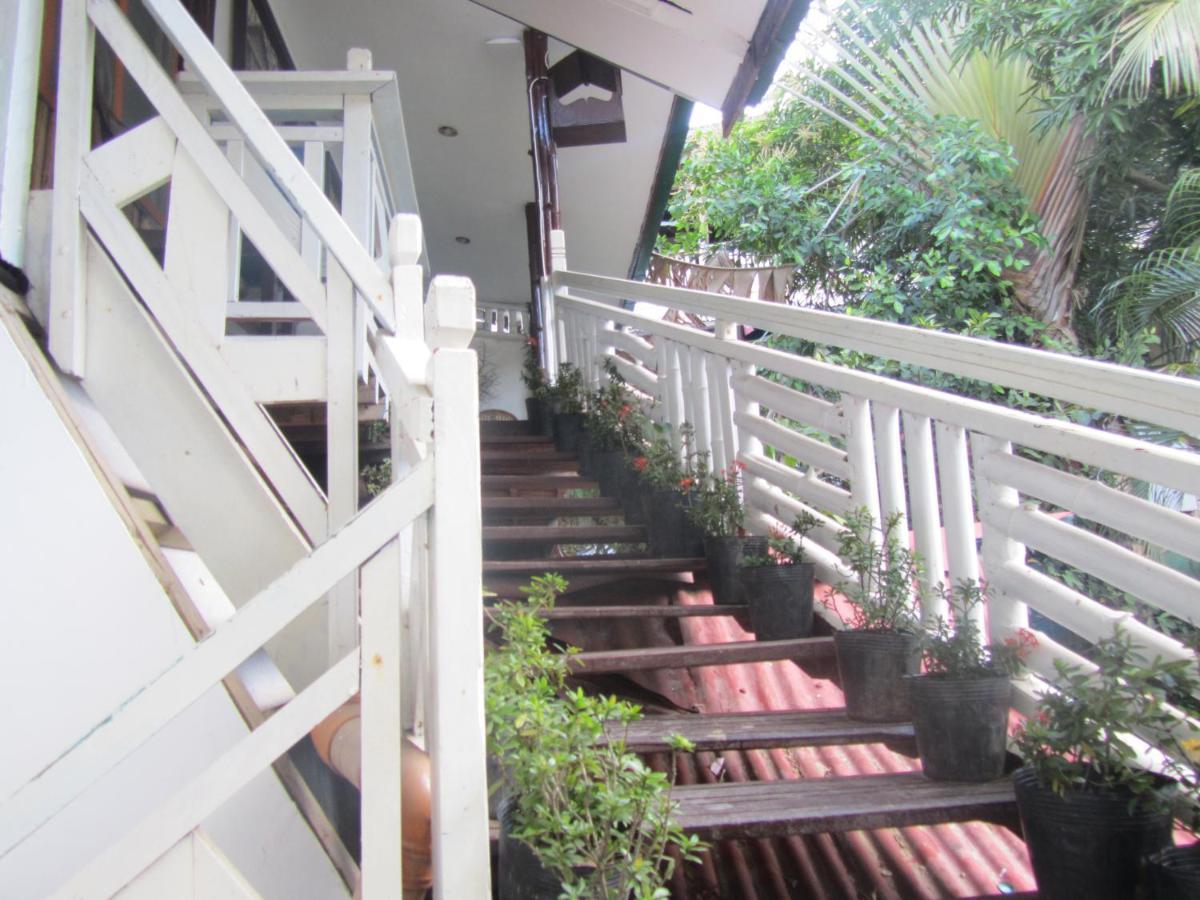 Islandfront Cottages And Restaurant Эль-Нидо Экстерьер фото